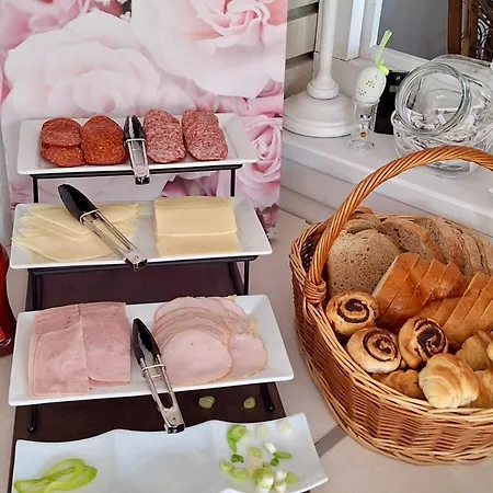 Belysium Wine&relax Vendeghaz بيت ضيافة